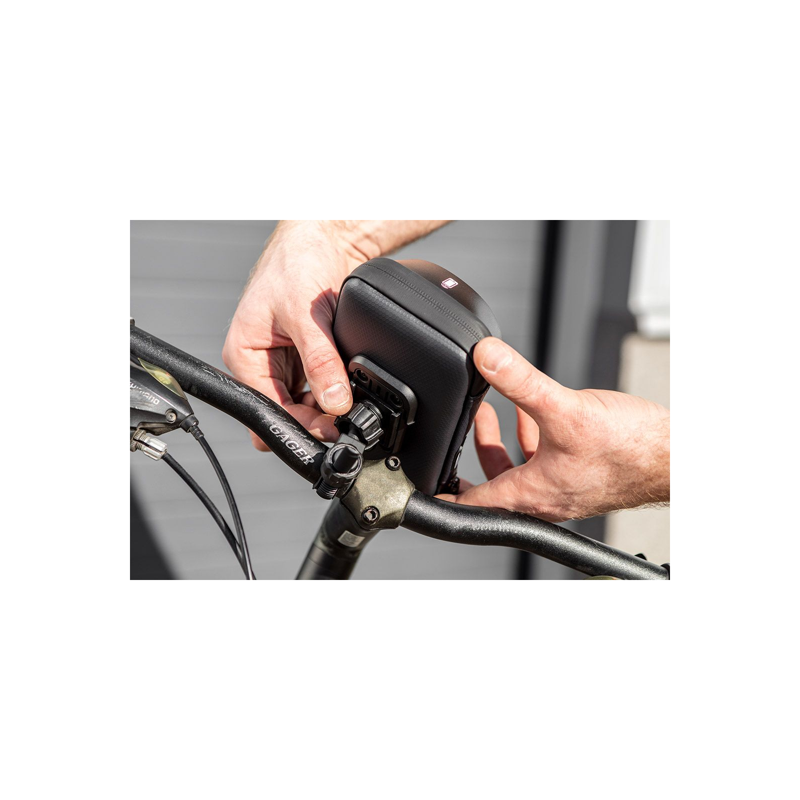 Велосумка на руль Neo Tools з тримачем для смартфона до 6" Black (91-001) изображение 4