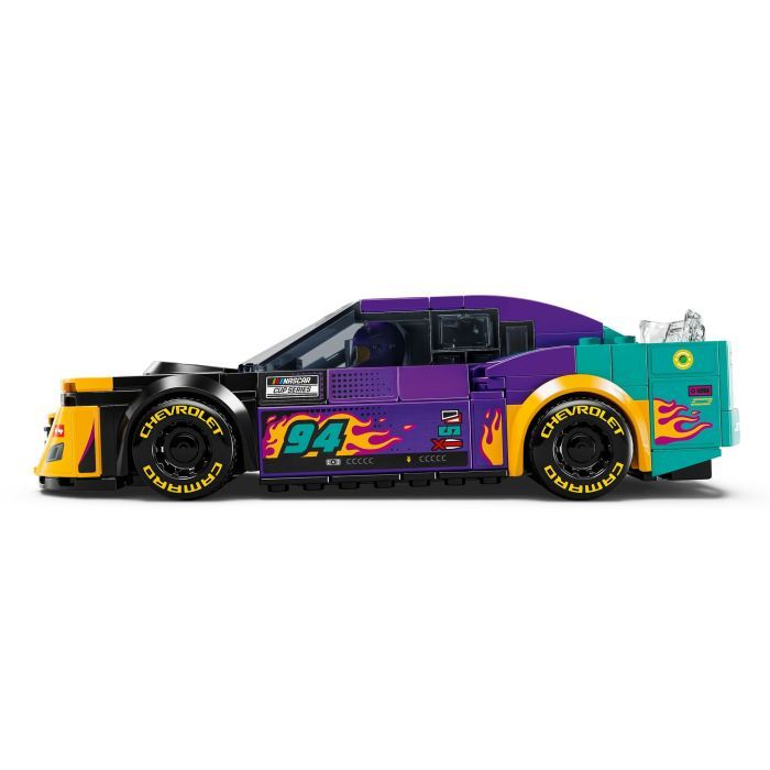 Конструктор LEGO Speed Champions NASCAR Next Gen Chevrolet Camaro ZL1, 328 деталей (76935) изображение 3