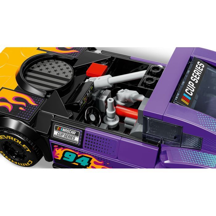 Конструктор LEGO Speed Champions NASCAR Next Gen Chevrolet Camaro ZL1, 328 деталей (76935) изображение 6