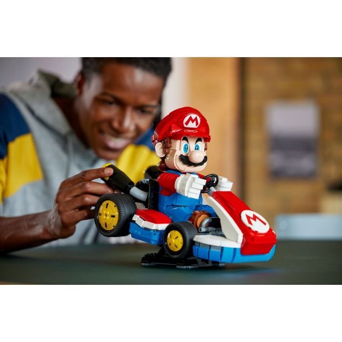 Конструктор LEGO Super Mario Mario Kart: Mario и Standard Kart (72037) изображение 10