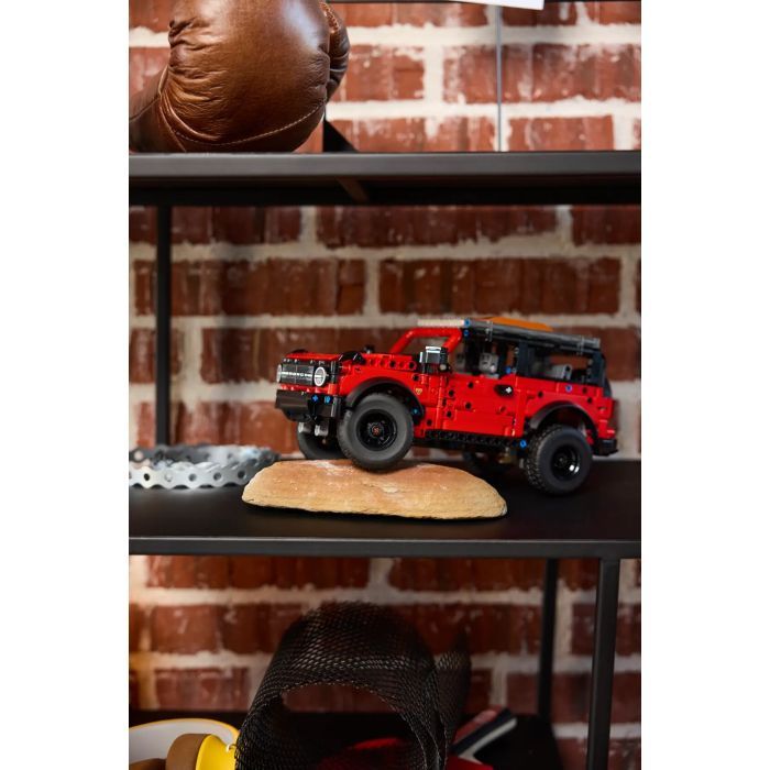Конструктор LEGO Technic Позашляховик Ford Bronco (42213) зображення 11