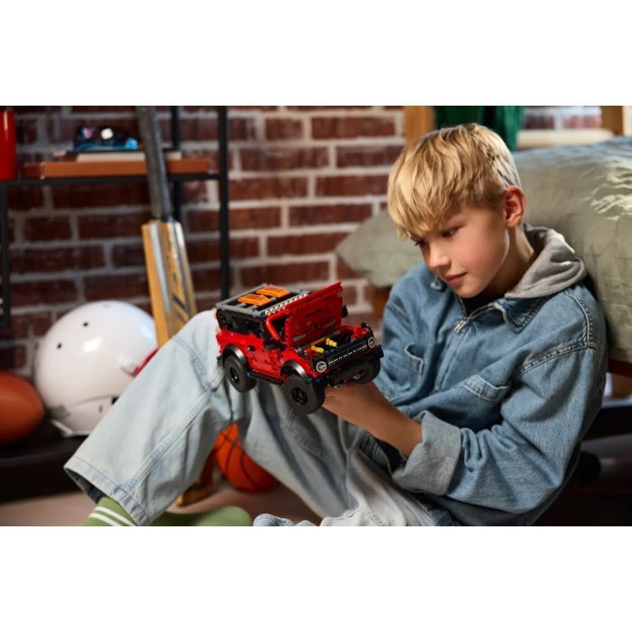 Конструктор LEGO Technic Позашляховик Ford Bronco (42213) зображення 9