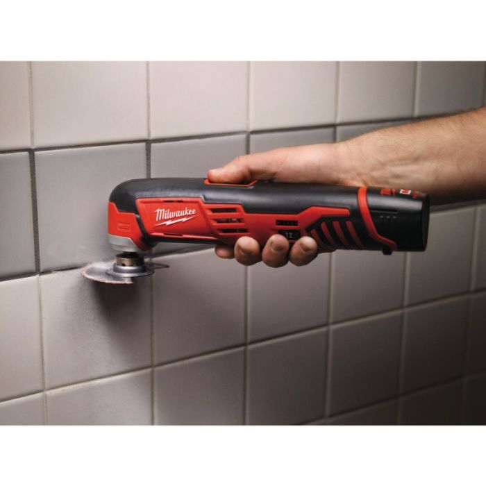 Реноватор Milwaukee C12 MT-402B Li-Ion, 2x4Ah, сумка (4933441705) изображение 7