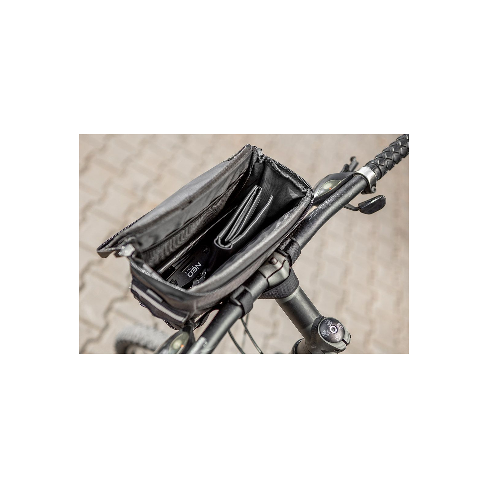 Велосумка на кермо Neo Tools 600D 23 х 12 х 17 см Black (91-009) зображення 5