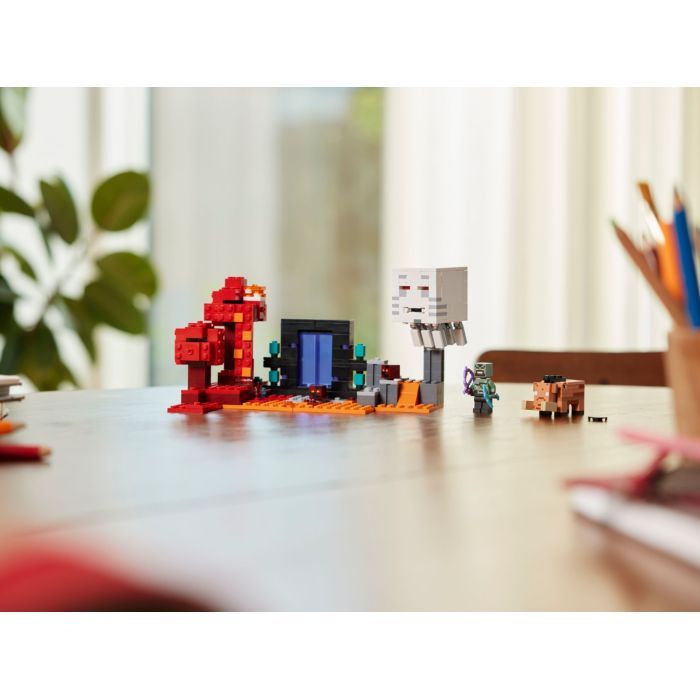 Конструктор LEGO Minecraft Засада у портала в Нижний мир 352 деталей (21255) изображение 12