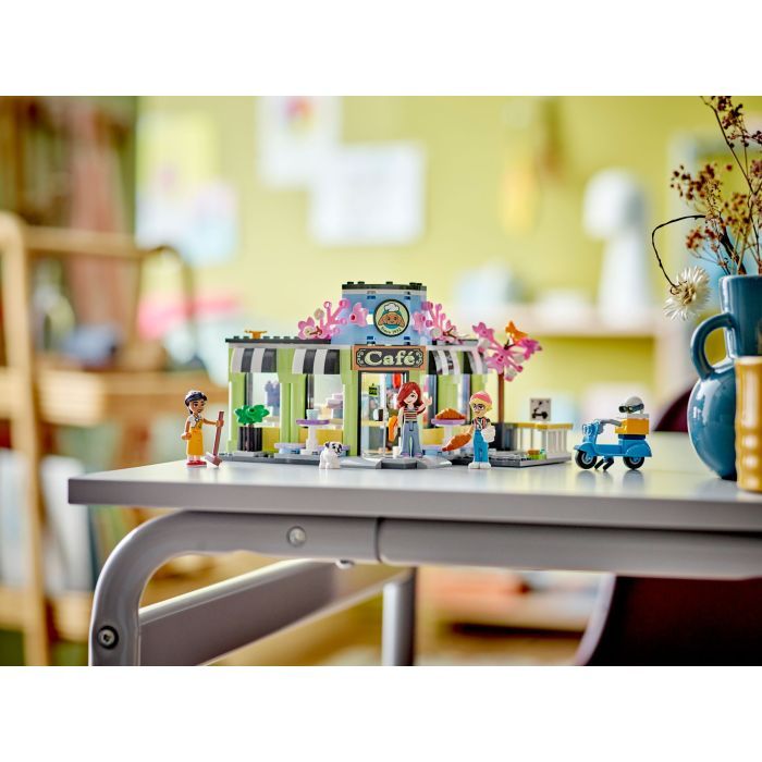 Конструктор LEGO Friends Кофейня Хартлейк-Сити (42618) изображение 11