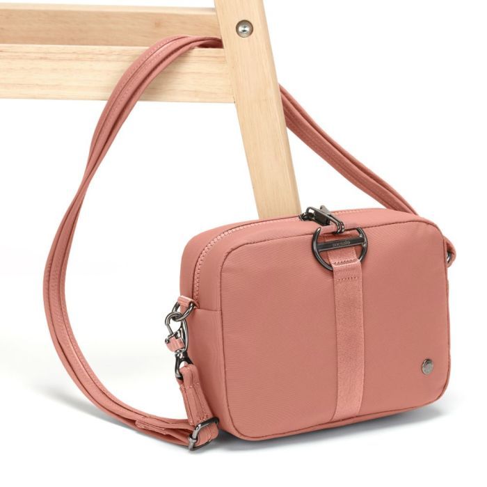 Сумка Pacsafe Citysafe CX square Crossbody Розовая (20436340) изображение 3