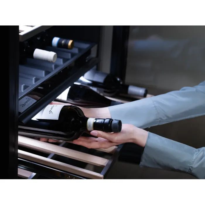 Вакууматор Electrolux EVWC1 зображення 5