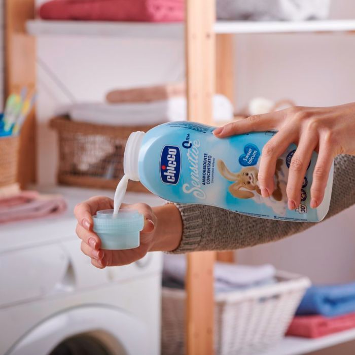 Кондиционер для белья Chicco Sensitive Sweet Talcum смягчитель тканей 750 мл (8058664103126) изображение 3