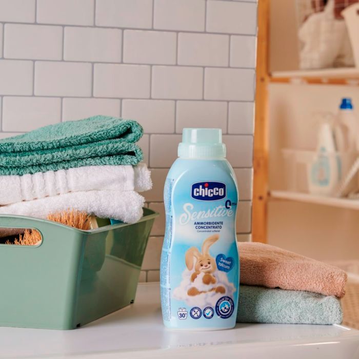 Кондиционер для белья Chicco Sensitive Sweet Talcum смягчитель тканей 750 мл (8058664103126) изображение 4