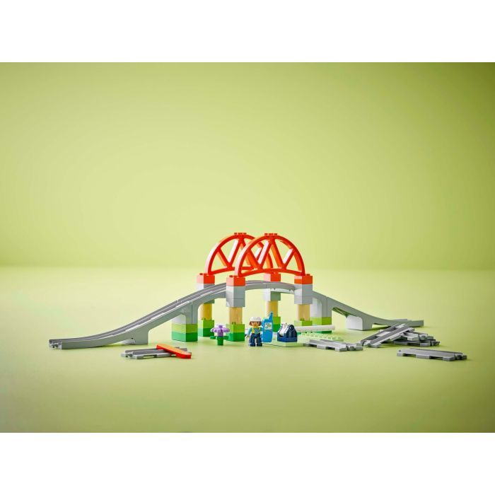 Конструктор LEGO DUPLO Town Дополнительный набор. Железнодорожный мост и пути (10426) изображение 9