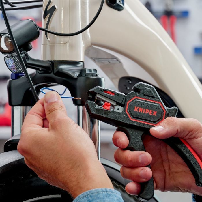 Знімач ізоляції KNIPEX 0.2-6мм, 180мм (12 62 180) зображення 5