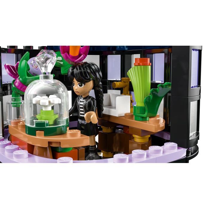Конструктор LEGO Wednesday Цветок черной георгины (76784) изображение 7