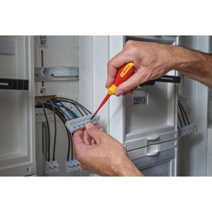 Отвертка Bosch Professional, SL3.5x75мм, VDE (1.600.A02.NC1) изображение 2 Отвертка Bosch Professional, SL3.5x75мм, VDE (1.600.A02.NC1) изображение 2