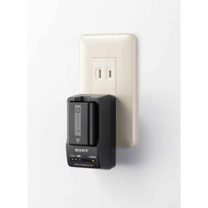 Зарядний пристрій для фото Sony BC-TRW for NP-FW50 (BCTRW.CEE) зображення 4