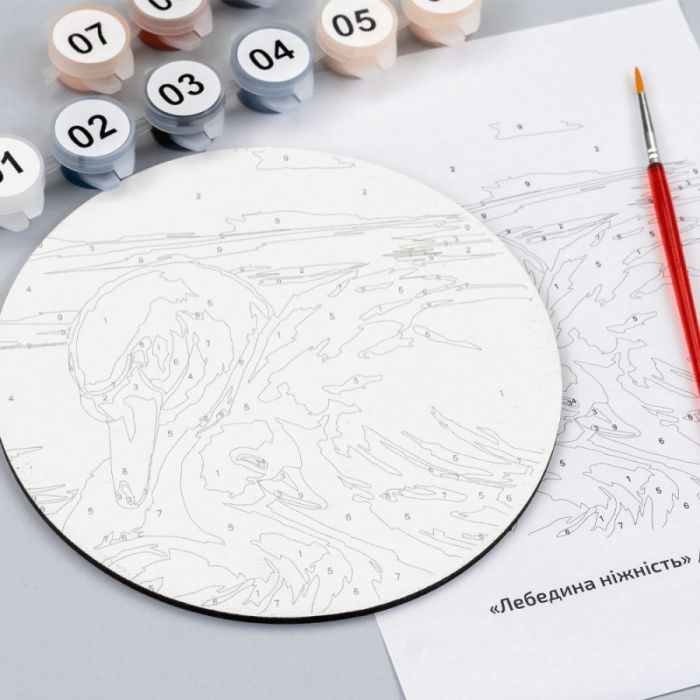 Картина по номерам Rosa Лебедина ніжність", кругла, 15 см, з мольбертом (4823098548706) зображення 3