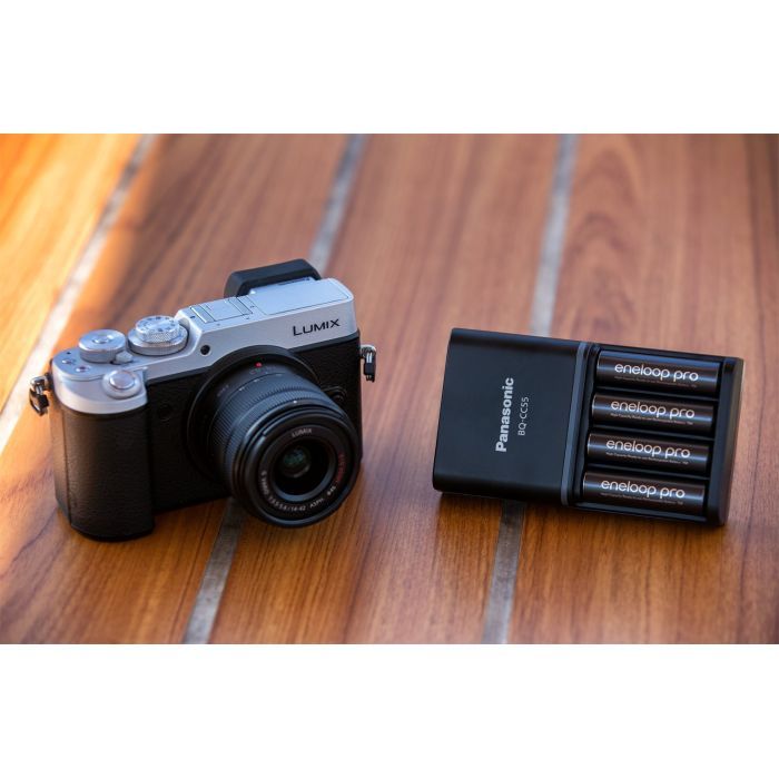 Зарядное устройство для аккумуляторов Panasonic Smart-Quick Charger+Eneloop Pro +4*AA 2500 mAh NI-MH (K-KJ55HCD40E) изображение 2
