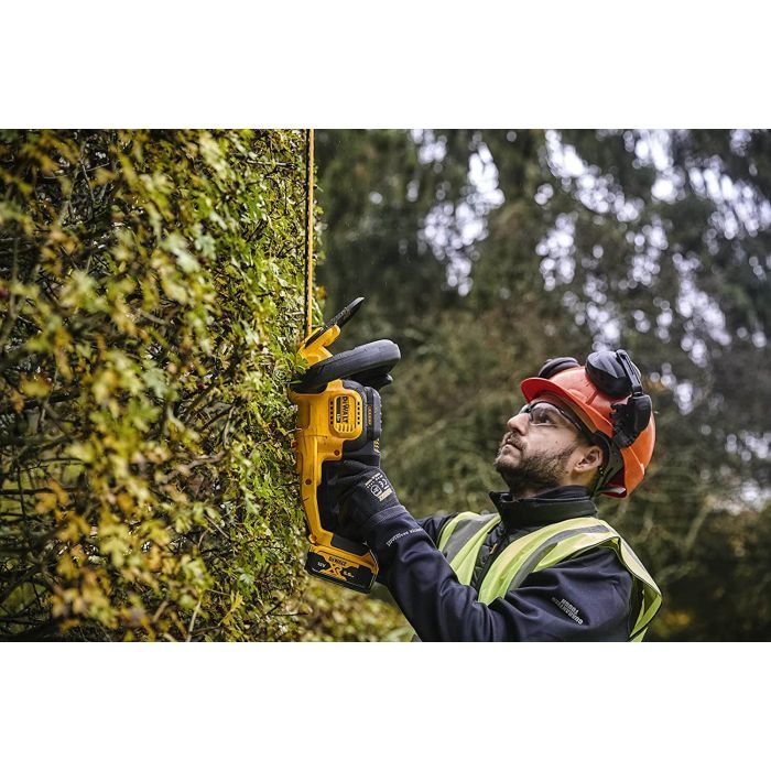 Кусторез DeWALT 18 В, 5Ah, длина ножа 55 см, диаметр веток 25 мм (DCMHT563P1) изображение 5