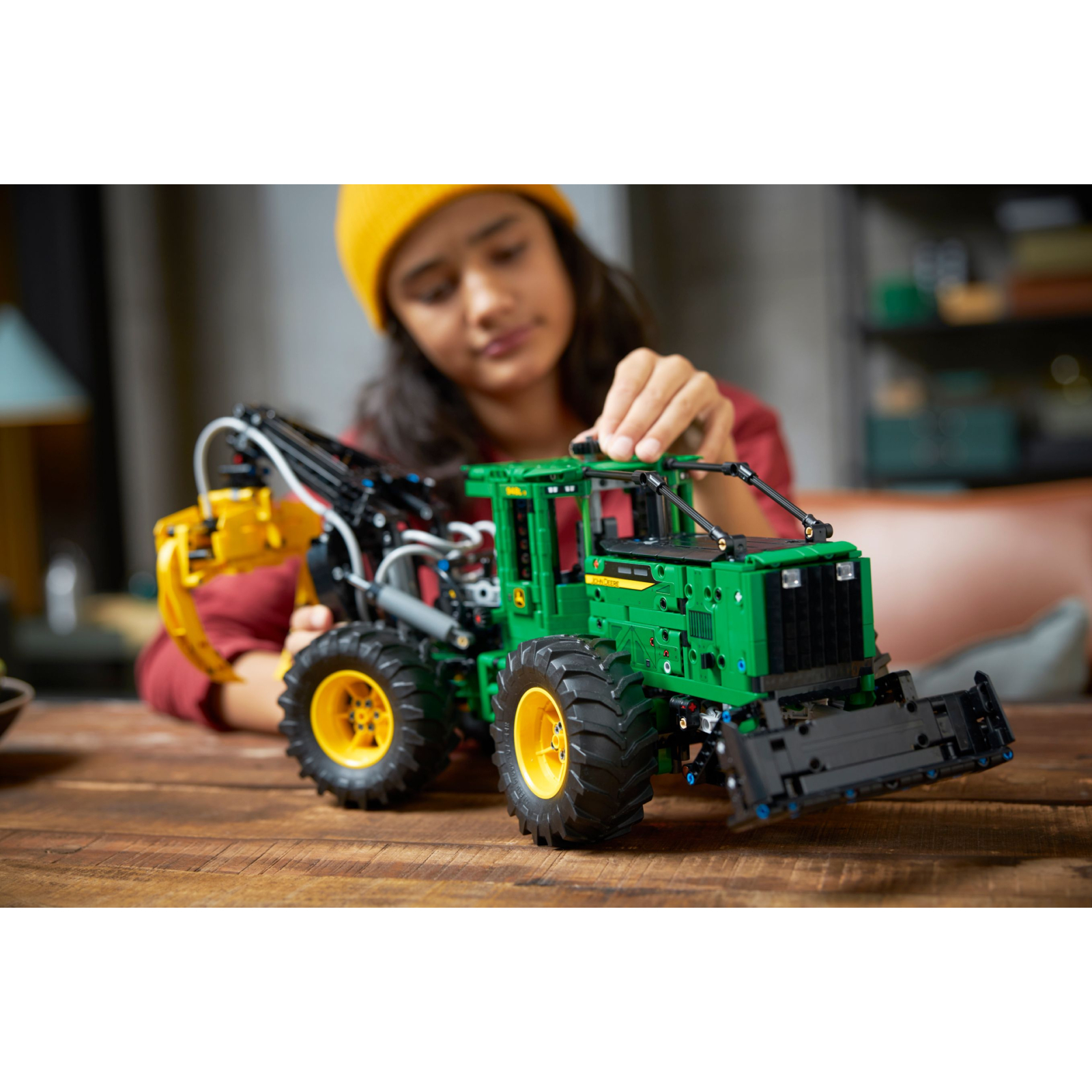 Конструктор LEGO Technic Трелевочный трактор John Deere 948L-II 1492 деталей (42157) изображение 10