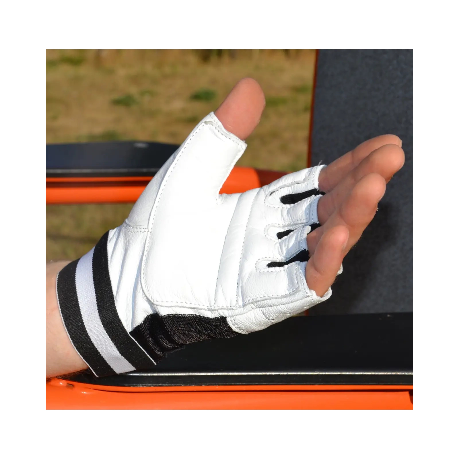 Перчатки для фитнеса MadMax MFG-248 Clasic White M (MFG-248-White_M) изображение 3