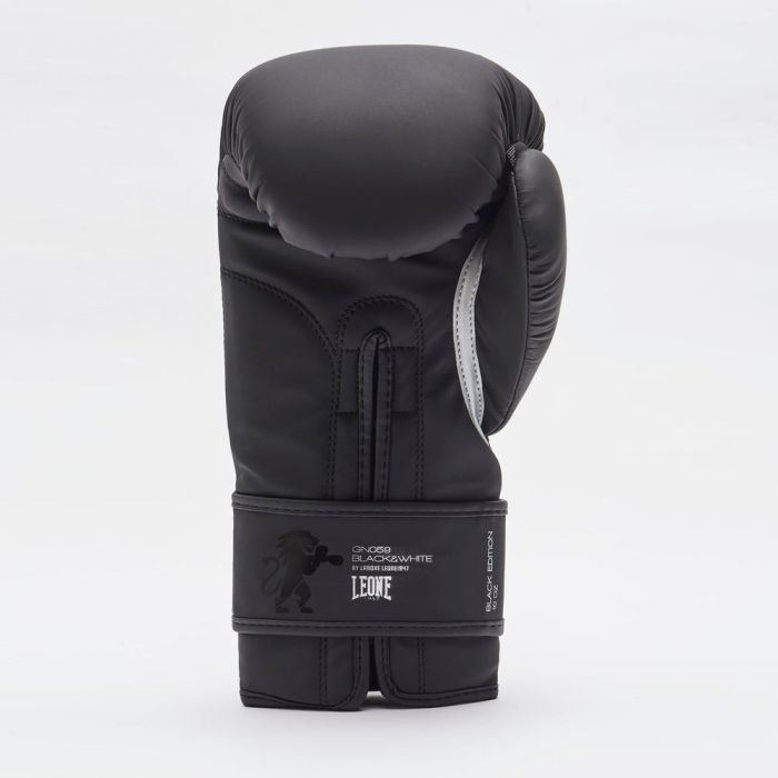 Боксерські рукавички Leone GN059 Black/White 12 унцій (GN059_Bl/White_12oz) зображення 7