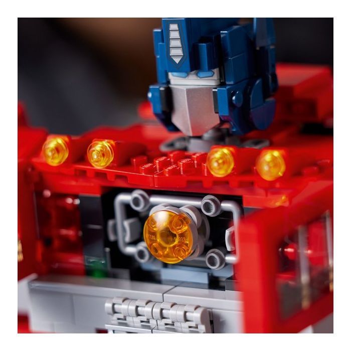 Конструктор LEGO Icons Optimus Prime 1508 деталей (10302) изображение 3