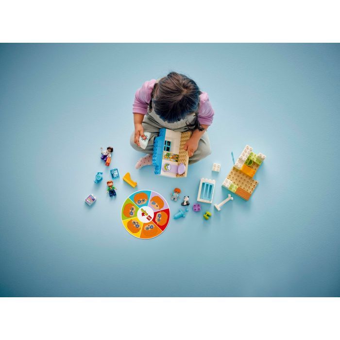 Конструктор LEGO DUPLO Town Впервые: визит к врачу (10449) изображение 9