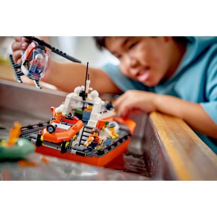 Конструктор LEGO City Спасательный катер и вертолет береговой охраны (60504) изображение 10