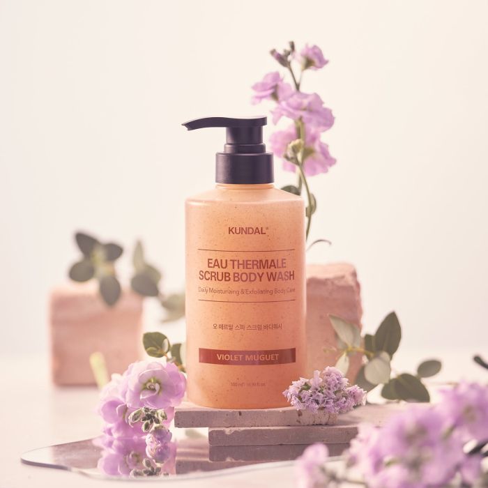 Гель для душа Kundal Eau Thermal Scrub Body Wash Violet Muguet 500 мл (8809809428655) изображение 4