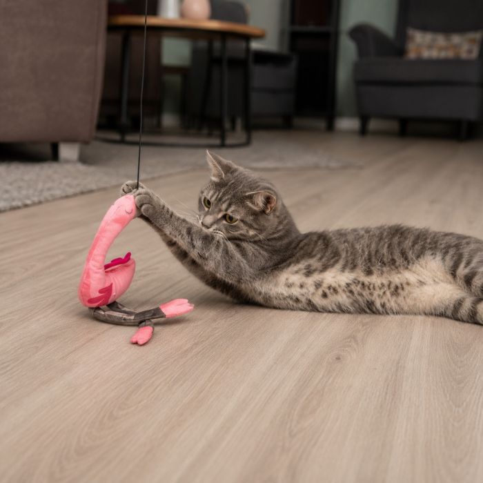 Игрушка для кошек Trixie Удочка из фламинго 42-106 см розовая (4011905532424) изображение 4