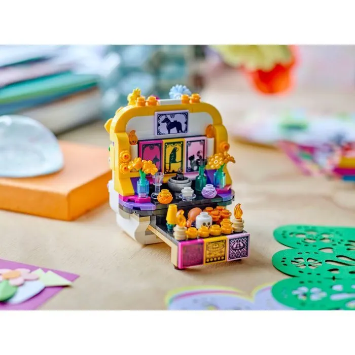 Конструктор LEGO Iconic Алтарь мертвых (40811) изображение 6