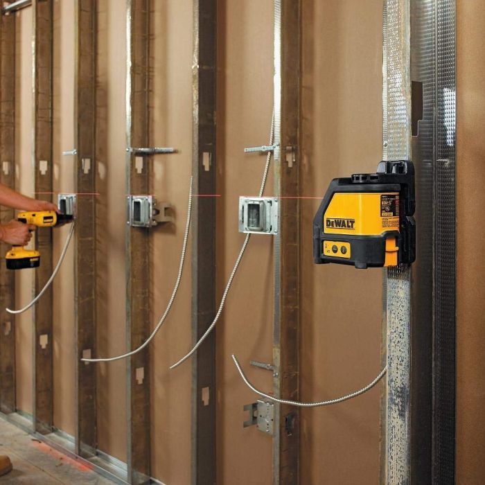 Лазерный нивелир DeWALT линейный, 3 батареи тип АА, красный луч, 0.75 кг, кейс (DW088K) изображение 4