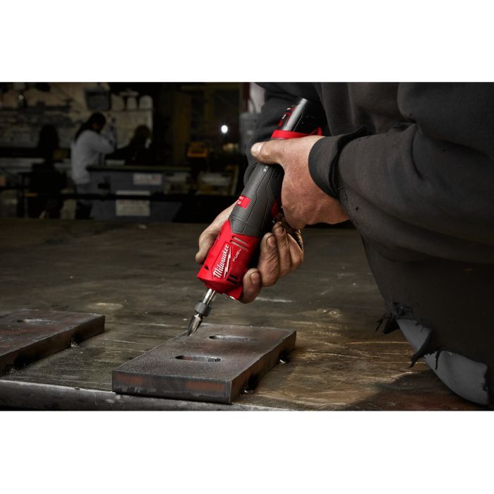 Шліфувальна машина Milwaukee M12FDGS-422B FUEL 1x2Ah, 1x4Ah (4933471436) зображення 7