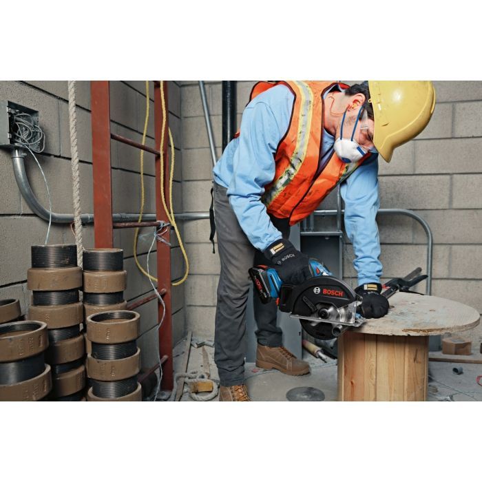 Дискова пила Bosch GKM 18V-50, 18V, 2x5Ah, 136 мм, 4250 об/хв (0.601.6B8.002) зображення 2
