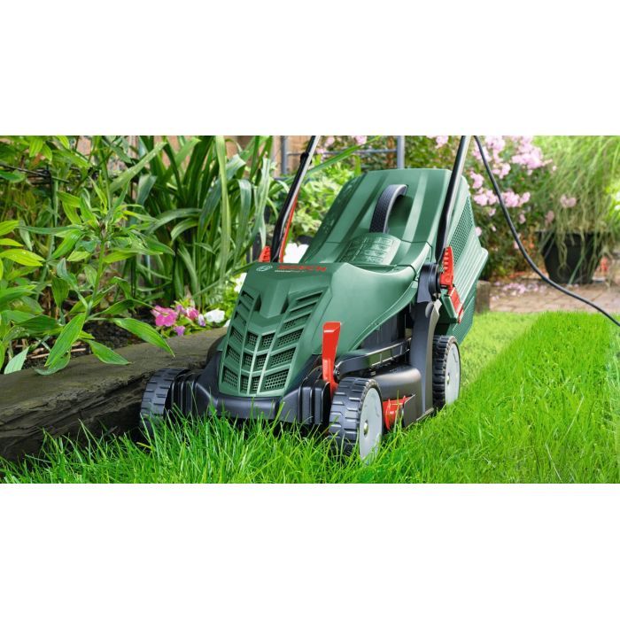 Газонокосарка Bosch UniversalRotak 37-555 1400Вт, 37см, 40л, 27-50мм, 15.5кг (0.600.8A6.501) зображення 5