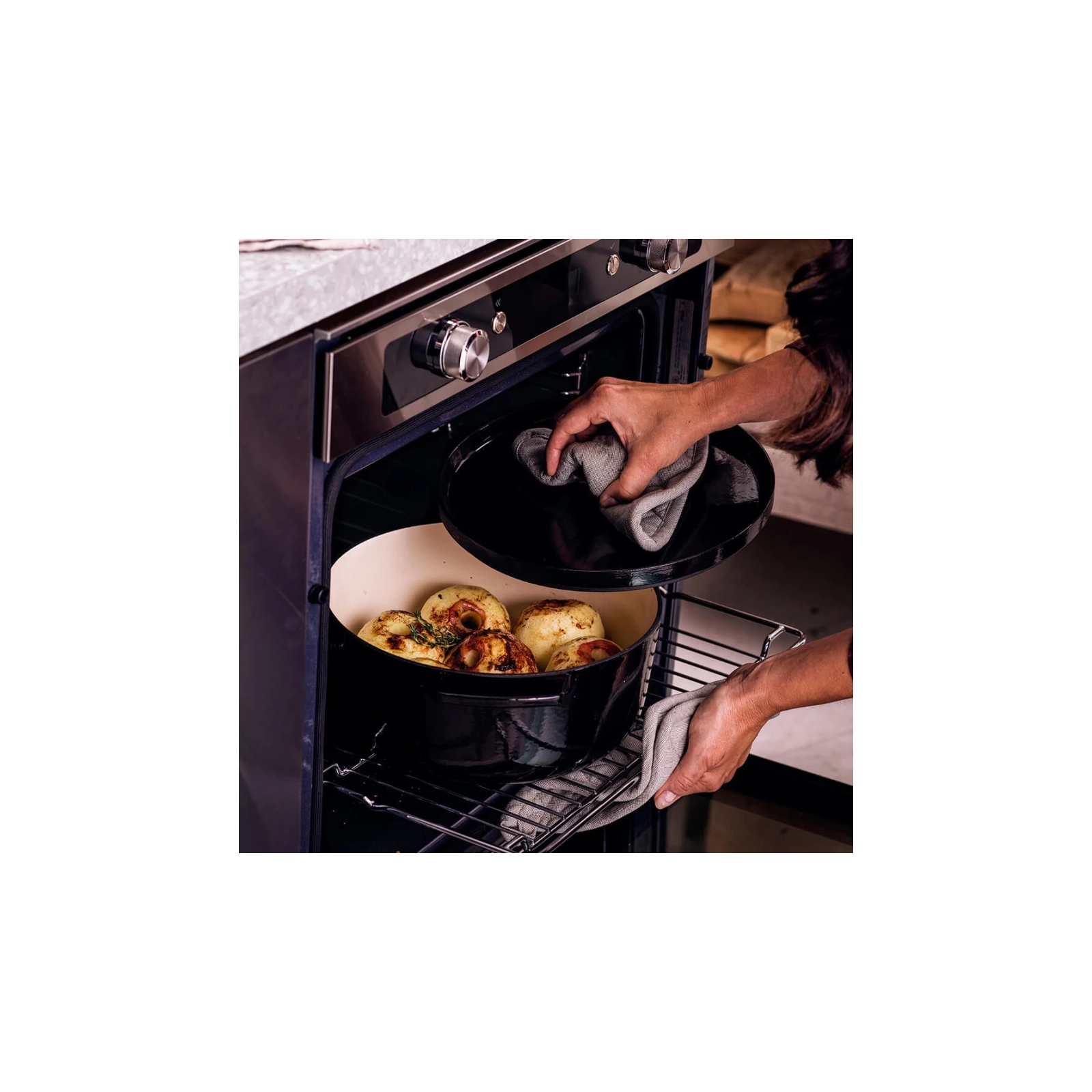 Кастрюля KitchenAid чавунна з кришкою 5,2 л Мигдалевий крем (CC006059-001) изображение 9