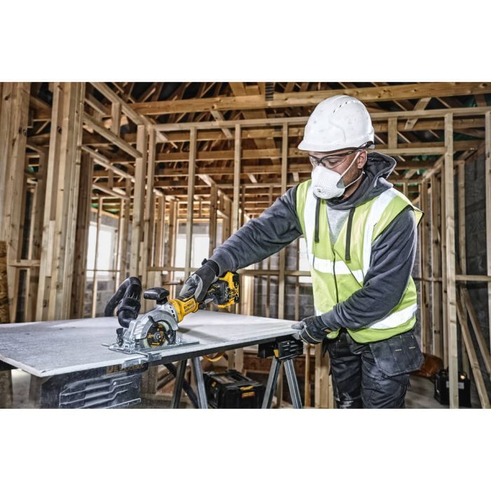 Дискова пила DeWALT 18В XR Li-Ion, диск 115х9.5 мм, 2.5 кг, TSTAK (без АКБ та ЗУ) (DCS571NT) зображення 6