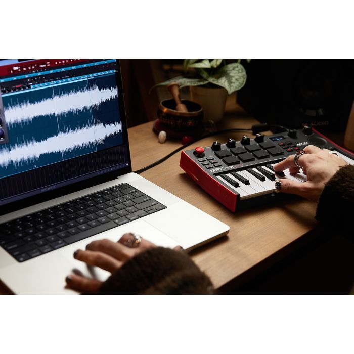 MIDI-клавиатура Akai MPK Mini Play MK3 (233076) изображение 8
