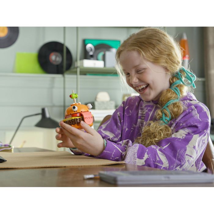 Конструктор LEGO Fortnite Durrr Burger (77070) изображение 10