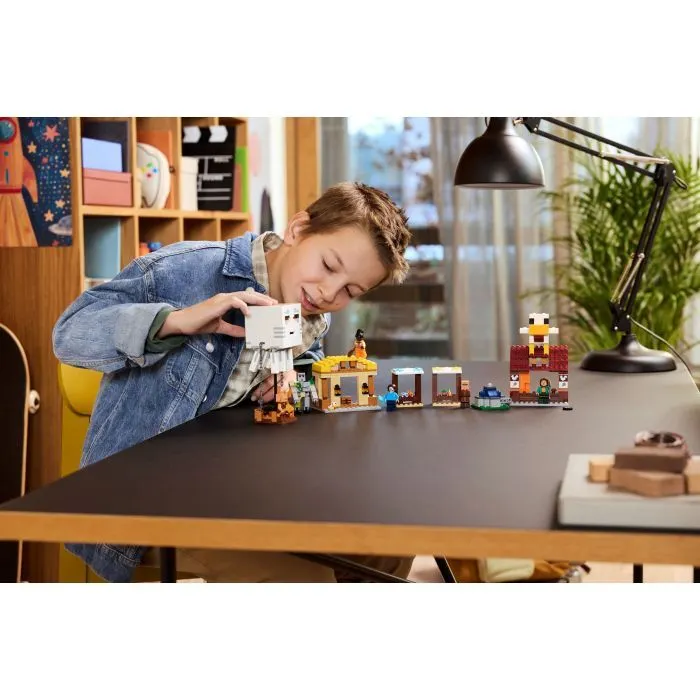 Конструктор LEGO Minecraft Напад на село з повітряною кулею Ґаст (21273) зображення 10