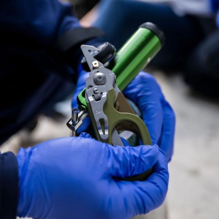 Мультитул Leatherman Raptor Rescue чохол Utility Blue (832609) зображення 7