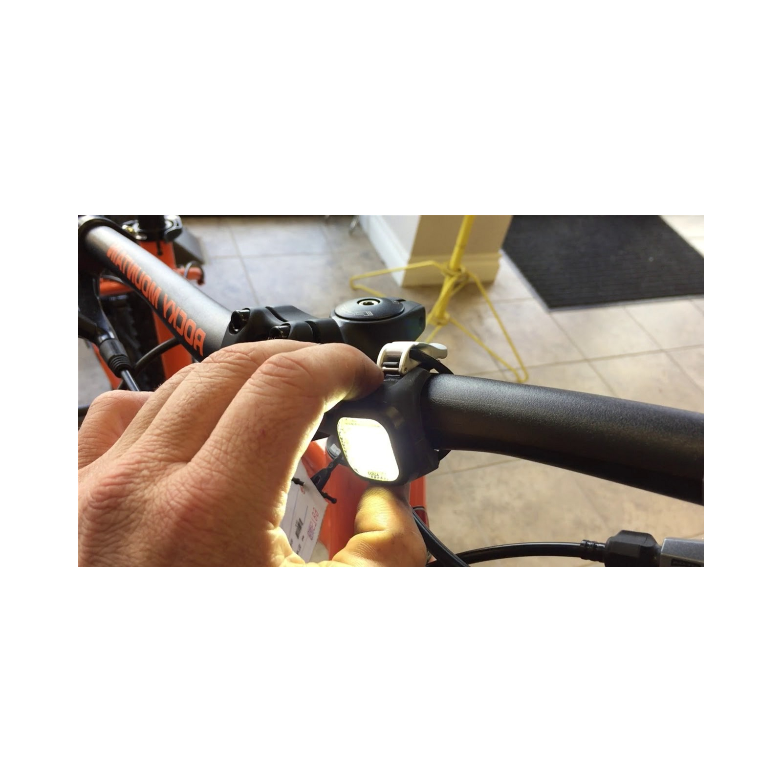 Задня велофара Knog Blinder Mini Dot Rear 11 Lumens Black (11951) зображення 7