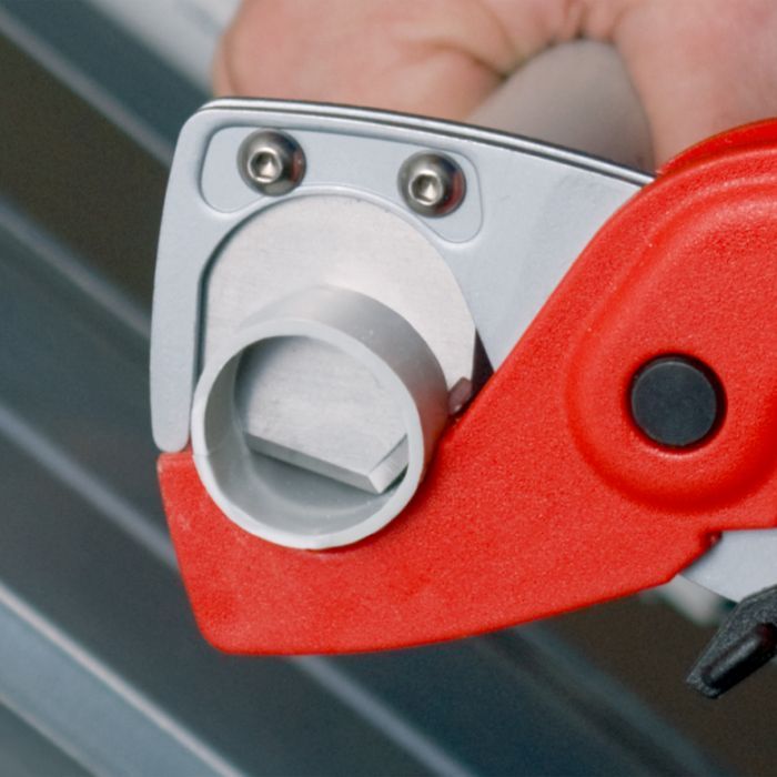 Труборіз KNIPEX для пластикових труб до 25мм (90 20 185) зображення 5