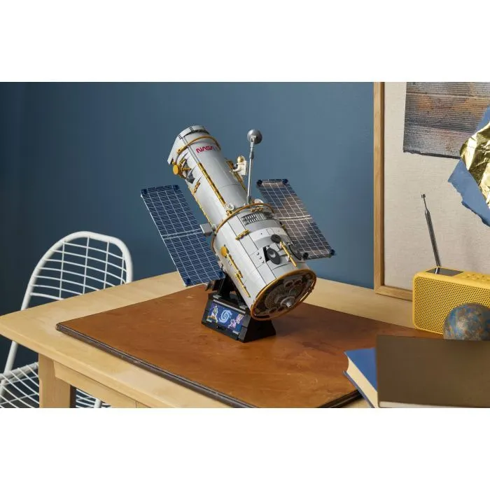Конструктор LEGO Icons Космический телескоп «Габбл» (11382) изображение 12