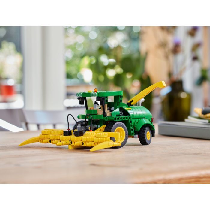 Конструктор LEGO Technic Кормоуборочный комбайн John Deere 9700 559 деталей (42168) изображение 8
