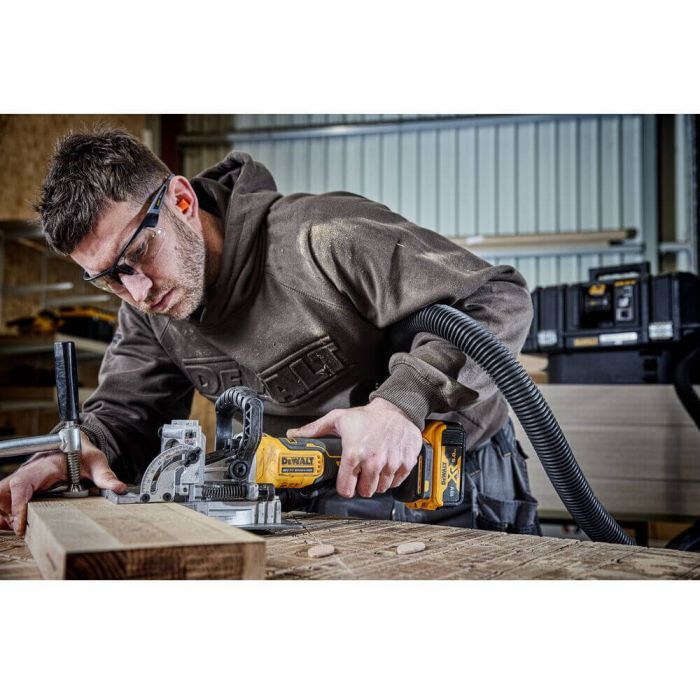 Фрезер DeWALT ламельный, XR Li-Ion 18 В, 8000 об/мин, фрезы 102 мм, TSTAK (без АКБ та ЗП) (DCW682NT) изображение 9