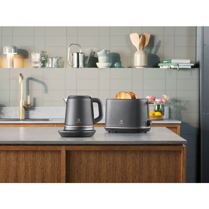 Электрочайник Electrolux E7K1-6BP изображение 10