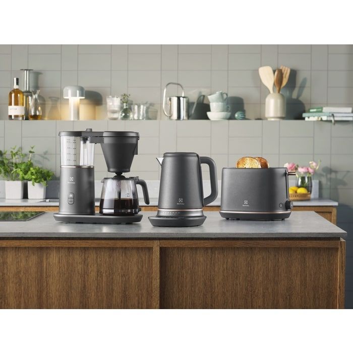 Электрочайник Electrolux E7K1-6BP изображение 8