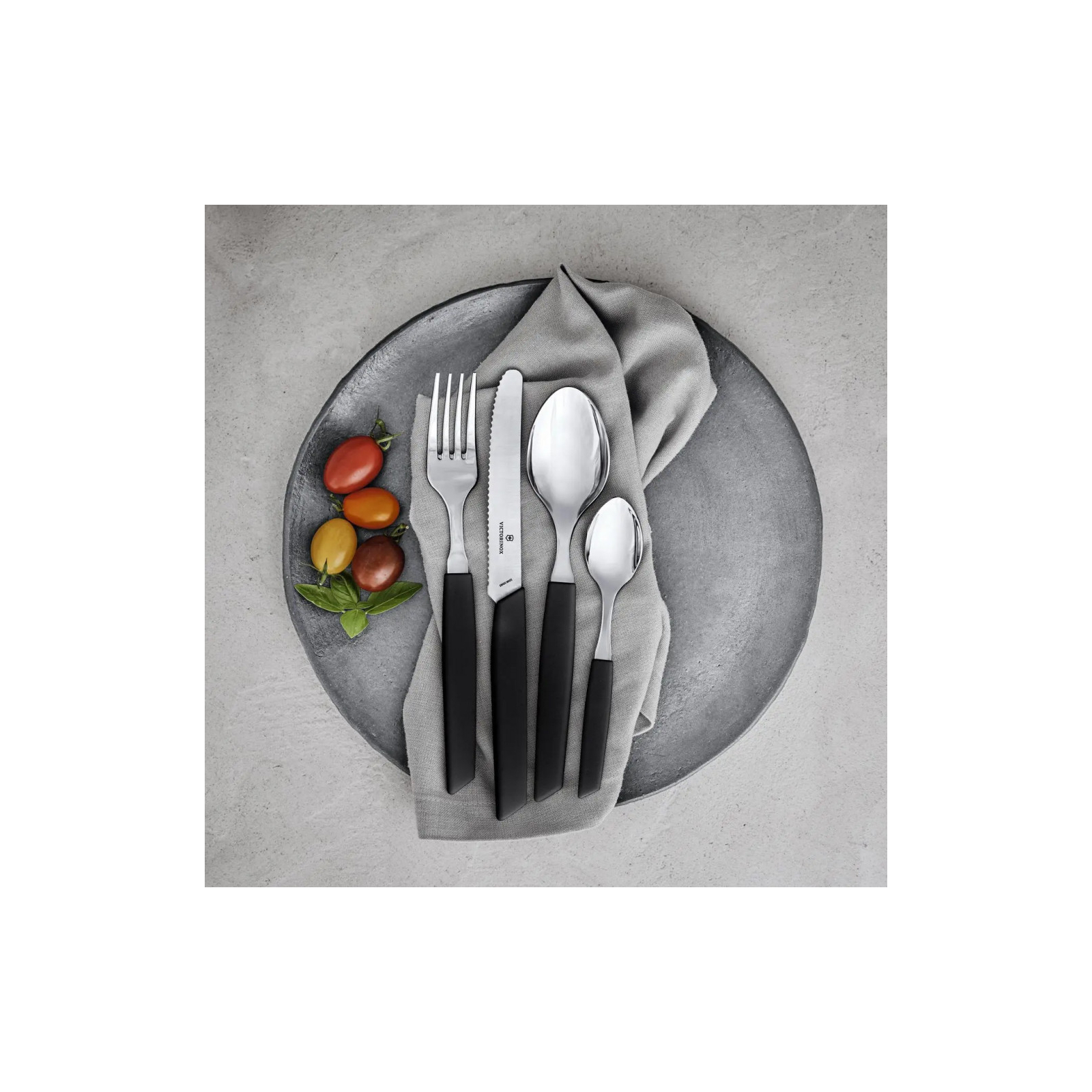 Кухонный нож Victorinox Swiss Modern TomatoSausage 11см Mint (6.9006.11W41) изображение 4