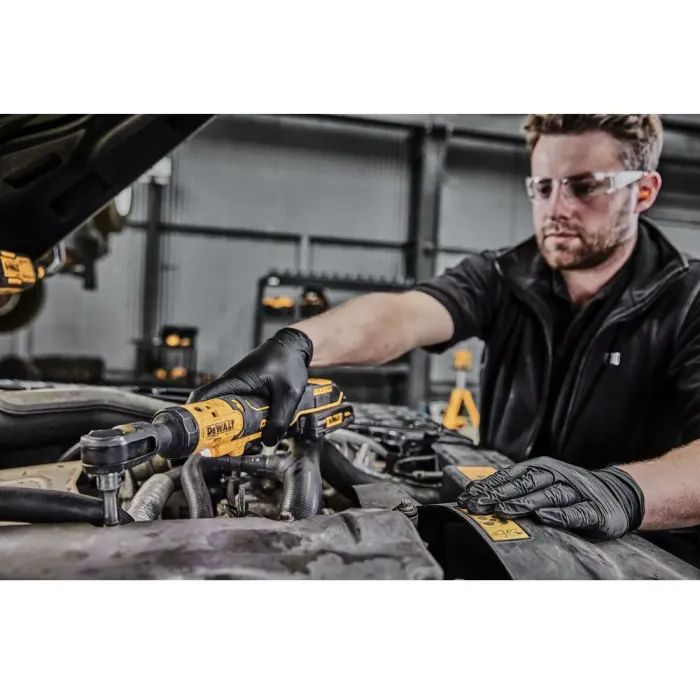 Гайковерт DeWALT угловой - трещётка,18V XR Li-lon, 2Ah, 95 Нм, ложемент (DCF512D1G) изображение 2
